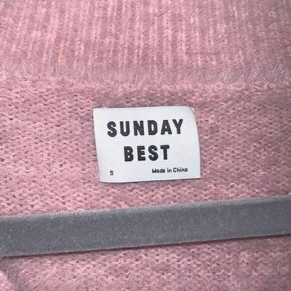 Aritzia Sunday Best Kitten V-Neck Sweater Girly Feminine Size Small NWOT - Picture 4 of 8